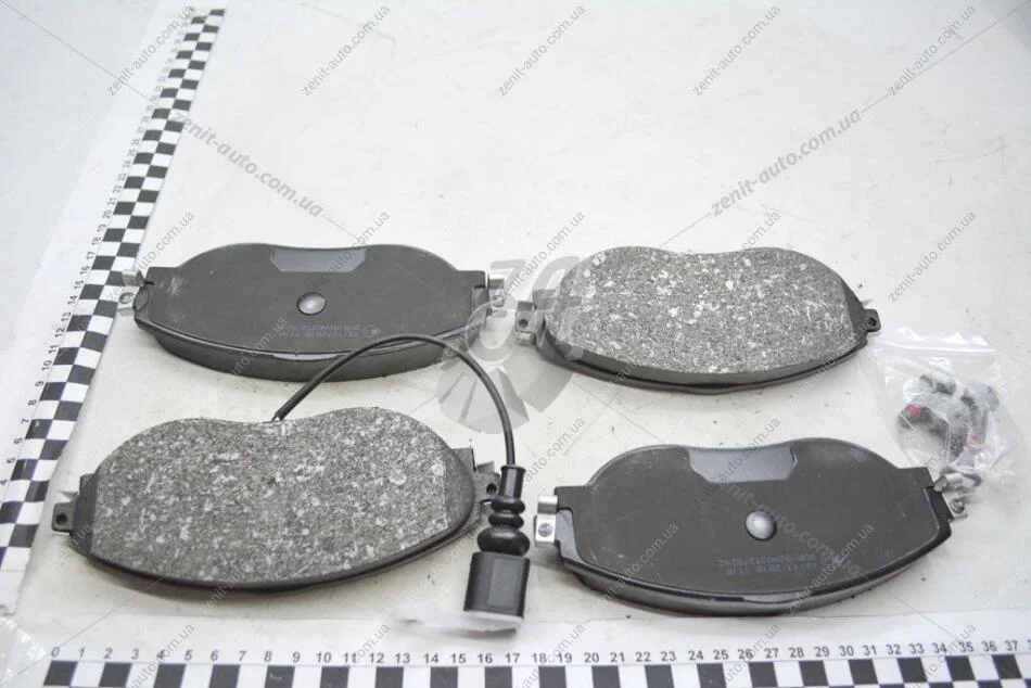 Колодки гальмівні передні VW Passat, Golf VII / Skoda Octavia III Asam ASAM 73740 (фото 1)