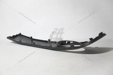 Решетка противотуманной фары правой с отверстием VW T5 (09-) EXXEL B030.19666