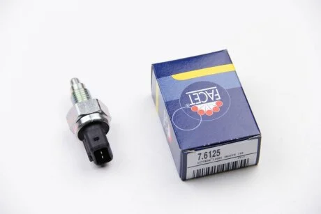 Датчик заднего хода T4 90-03/Caddy II 95-04/Golf -02 Facet FACET 7.6125