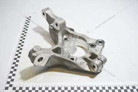 Кулак поворотний Cruze перед лів GM 13319480