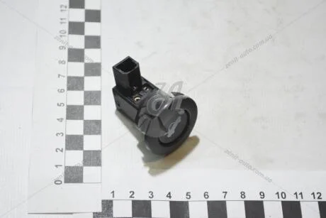 Кнопка багажника Авео Т250 в карту двери GM 96652219