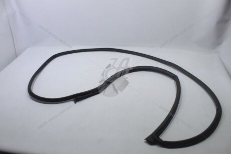 Ущільнювач двері передньої лівої (на дверь) Tucson (15-) Mobis Hyundai/Kia/Mobis '82130D3000