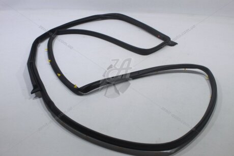 Ущільнювач двері передньої правої (на дверь) Tucson (15-) Mobis Hyundai/Kia/Mobis '82140D3000