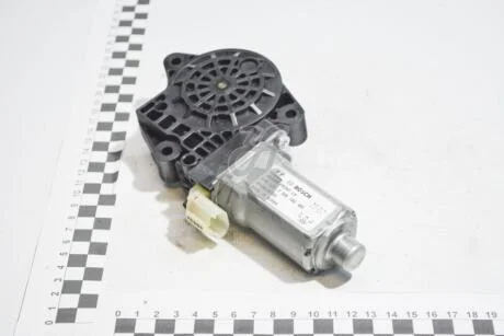Мотор стеклоподъемника переднего левого Mobis Hyundai/Kia/Mobis 82450-2E000