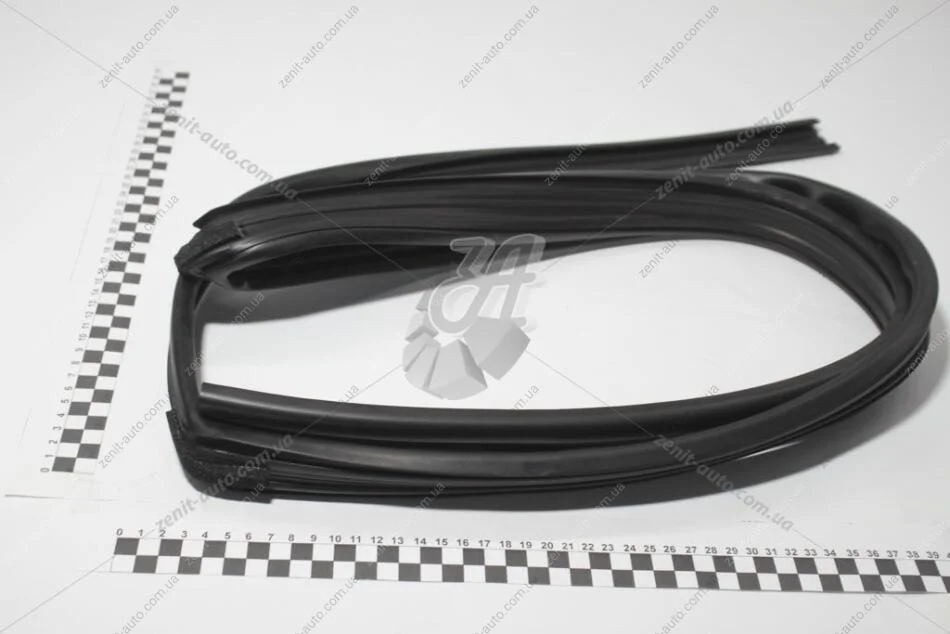 Уплотнитель стекла двери передней левой Mobis Hyundai/Kia/Mobis 82530-2E000 (фото 1)