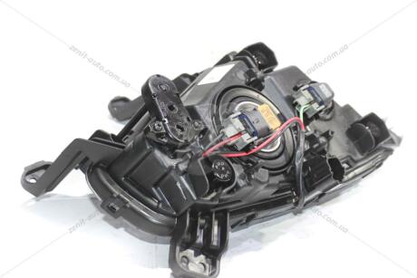 Фара противотуманная правая Mobis Hyundai/Kia/Mobis 92202-C5100