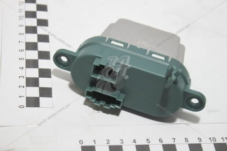 Резистор электровентилятора отопителя VW Touareg (02-)/Audi Q7 (05-) (auto A/C) LUZAR LFR 1855