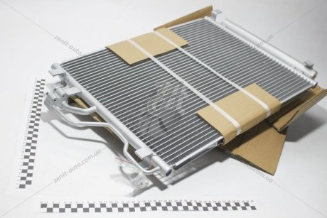 Радиатор кондиционера с ресивером Kia Sportage III/Hyundai iX35 (10-) D (тип Halla) LUZAR LRAC 0825 (фото 1)