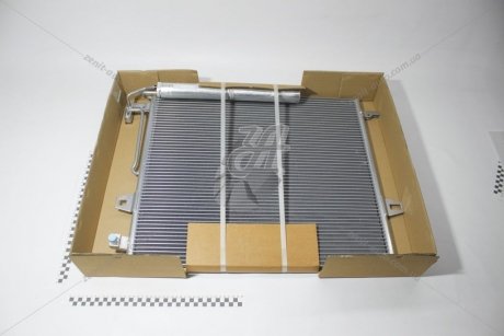 Радиатор кондиционера Mercedes Benz ML (05-)/GL (06-) (W164) LUZAR LRAC 15164 (фото 1)