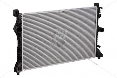 Радиатор охлаждения Mercedes Sprinter Classic (909) (13-) LUZAR LRc 1509 (фото 1)