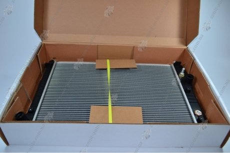 Радиатор охлаждения Авео T200(02-)/Т250(06-) (L=600) АКПП (с конд) (алюм-паяный) LUZAR LRc CHAv05226 (фото 1)