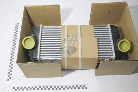 Радиатор интеркулера Kia Sorento (14-)/Hyundai Santa Fe (12-) 2.0D/2.2D LUZAR LRIC 0820