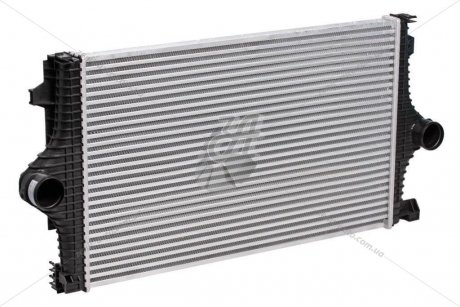 Радиатор интеркулера Mercedes-Benz Sprinter Classic (909) (13-) LUZAR LRIC 1509 (фото 1)