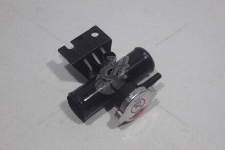 Крышка тройник радиатора MITSUBISHI 1350A015