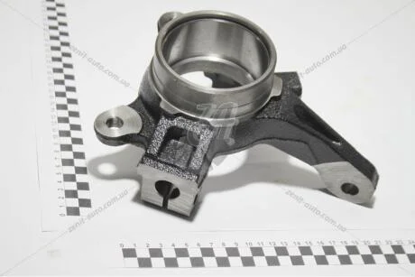 Кулак поворотный пер лев MITSUBISHI 3870A007