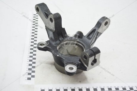 Кулак поворотный пер прав MITSUBISHI 3870A008