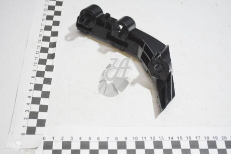 Кронштейн крепления бампера пер прав MITSUBISHI 6400G174