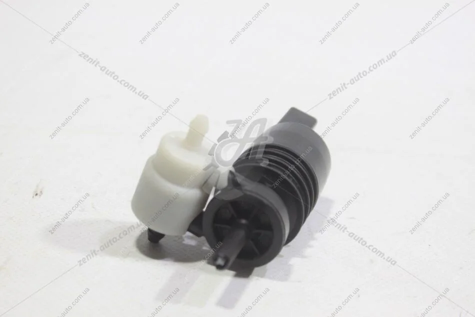 Насос омивача лобового скла MITSUBISHI 8260A059 (фото 1)