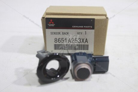Датчик парктроніка задн центр Outlander III (2021) 2,4i CVT MITSUBISHI '8651A253XA