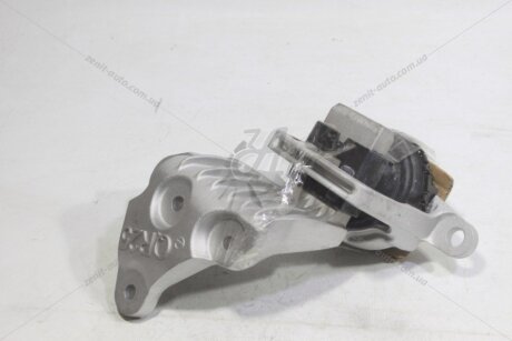Опора ДВЗ прав Rogue (15-) 2,5i CVT NISSAN '112104BA0A