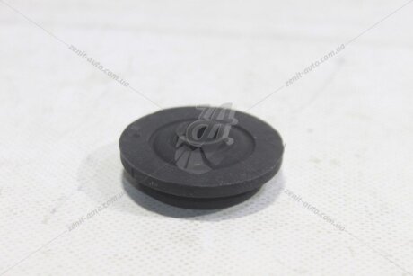 Опора радіатора верхн Rogue (15-) 2,5i CVT NISSAN '215064RA0A