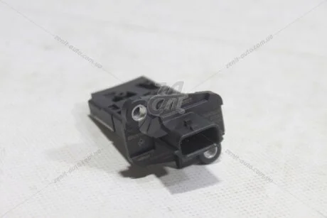 Датчик масової витрати повітря Qashqai (14-) 1,6d CVT (226807131R) Nissan NISSAN '226807131R