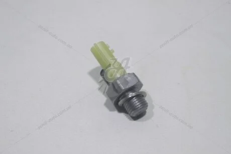 Датчик тиску мастила ДВЗ 1,5DCi 1,6DCi Qashqai (14-) (2524000Q0A) NISSAN '2524000Q0A