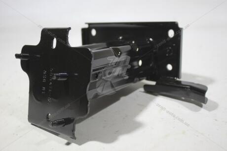Кронштейн переднего бампера (62210-4CL1A) NISSAN 622104CL1A