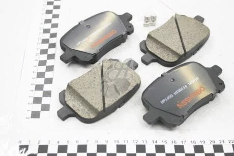 Колодки гальмівні дискові передні Toyota Camry 2.4, 3.0 (01-06)/Lexus RX 300 (00-03) NISSHINBO NP1033