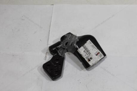 Петля двери задней левой (нижняя) Citroen Berlingo/Peugeot Partner Citroen/Peugeot Peugeot/Citroen '8717C0