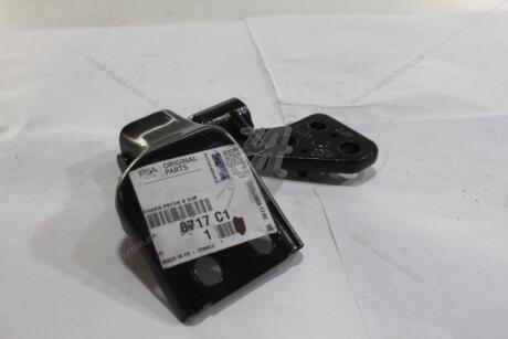 Петля двери задней правой (нижняя) Citroen Berlingo/Peugeot Partner Citroen/Peugeot Peugeot/Citroen '8717C1
