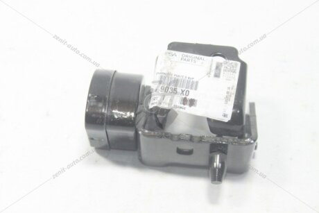 Петля двері права верхня Citroen C5 Peugeot/Citroen '9035X0