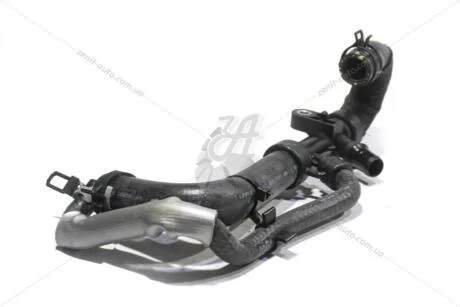 Патрубок системы охлаждения с тройником 2,3 dci Master III (10-) RENAULT '110606001R