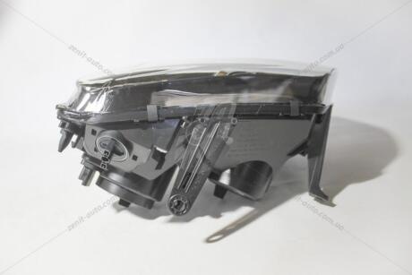 Фара передняя левая Duster RENAULT 260608209R