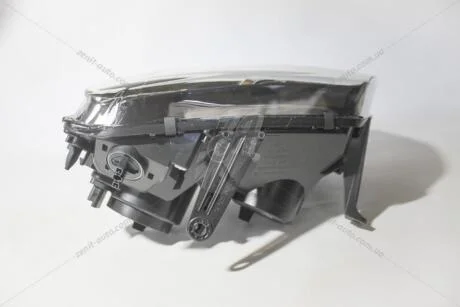 Фара передня ліва Duster Renault RENAULT 260608209R
