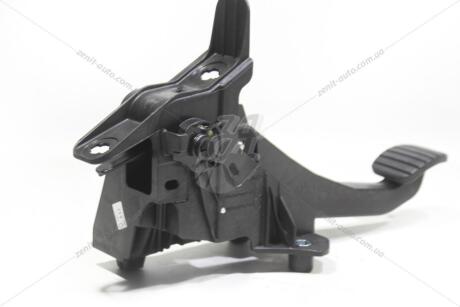 Педаль сцепления Logan (13-) RENAULT '465037621R