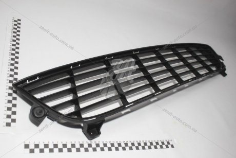 Решітка радіатора RENAULT 622547542R