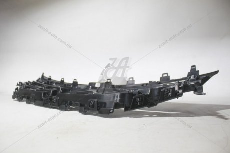 Решетка радиатора переднего Duster II (18-) RENAULT 623101459R