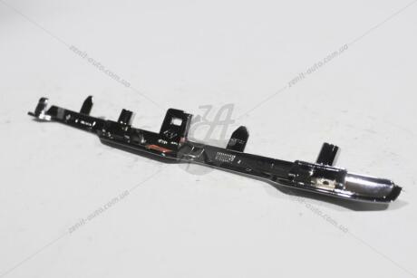 Фото накладка решетки (хром) нижняя правая Duster II (18-) RENAULT 623862796R Накладка решетки (хром) нижняя правая Duster II (18-) RENAULT 623862796R