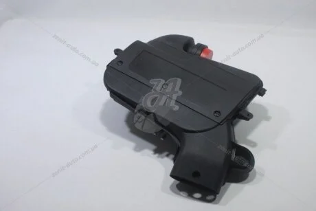 Корпус повітряного фільтра 1.9dci Trafic II, Master II 98- Renault RENAULT 7701477095