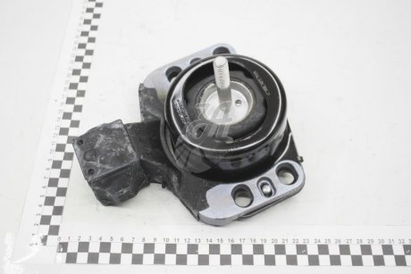 Подушка ДВС прав MASTER RENAULT 8200022596