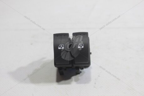 Кнопка стеклоподъемника двери лев Trafic II RENAULT 8200108269