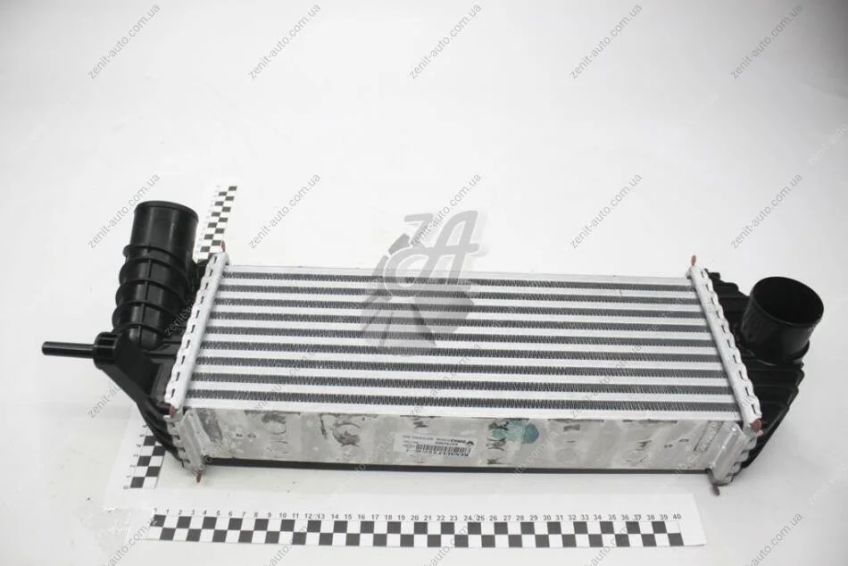 Радиатор интеркуллера 1,5dci Renault Kangoo II 2008- Renault RENAULT 8200427469 (фото 1)