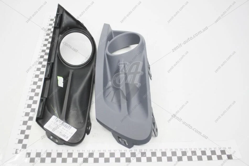 Накладка лобового стекла левая Renault Kangoo II (08-13) Renault RENAULT 8200439447 (фото 1)