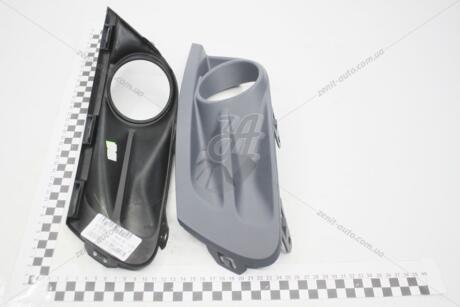 Накладка лобового стекла левая Kangoo II (08-13) RENAULT 8200439447