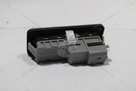 Кнопка відкривання багажника  Megane, Scenic, Talisman, Duster, Logan RENAULT '906069264R