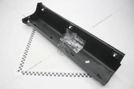 Накладка порога задняя правая Kyron (05-07) SsangYong SSANGYONG 7958609002