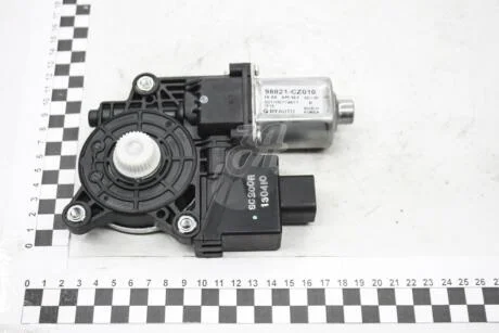 Мотор стеклоподъемника двери передней правой Korando C (10-) SsangYong SSANGYONG 8810234100