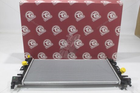 Радіатор охолодження Focus III (11-), C-Max (11-) 1.6i, 2.0i Zetec, FORD USA MT, AT TANGUN 'P72174