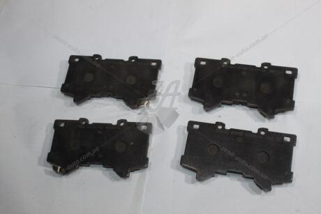 Колодки гальмівні передні TOYOTA '0446560380